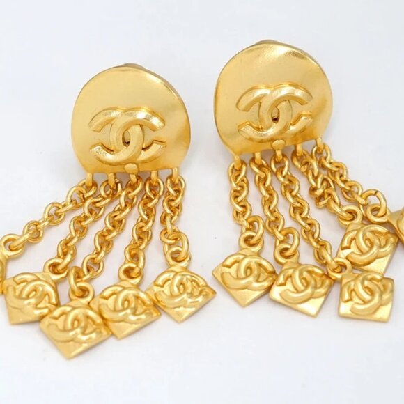 CHANEL CC Logos Fringe Dangle Earrings Gold Tone 96P Auth w/Box #787-32 - Picture 3 of 6